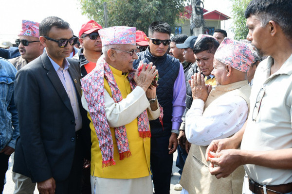 ओलीले आज दमक र गौरीगञ्जका १३ वटा टोलका मतदाता भेट्दै