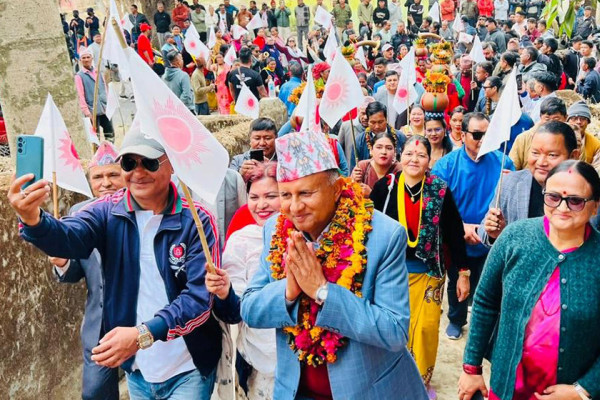 शंकर पोखरेल दाङमा चुनावी दौडधुपमा : विकासको एजेन्डासहित भोट माग्न व्यस्त