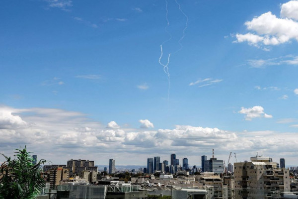 आबुदाबीमा रहेको दुतावासले नेपालीलाई भन्यो, 'अनावश्यक यात्रामा ननिस्कनु'