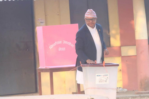 कोशीका मुख्यमन्त्री कार्कीले गरे मतदान