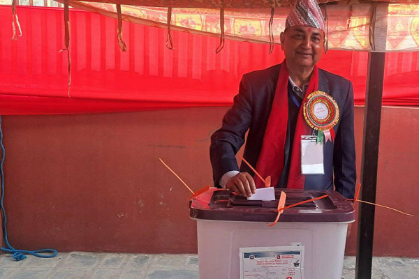 ईश्वर पोखरेलले गरे मतदान