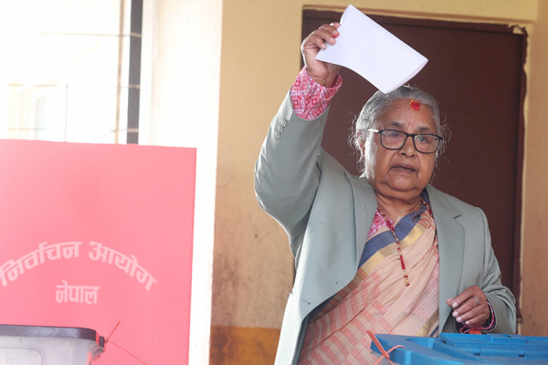 प्रधानमन्त्री कार्कीद्वारा मतदान