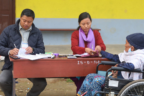 लमजुङमा सय वर्षीया धनसुब्बाले गरिन् मतदान