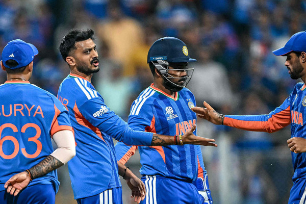 टी–२० विश्वकप: इंग्ल्याण्ड ७ रनले स्तब्ध, भारत फाइनलमा