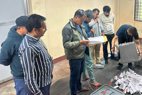 इलाम-२ को मतगणना सुरु, चुलाचुली ६ बाट थालियो गणना