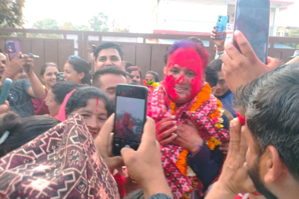 जनताको आवाज सशक्त उठाउँछुः दीपक बोहरा