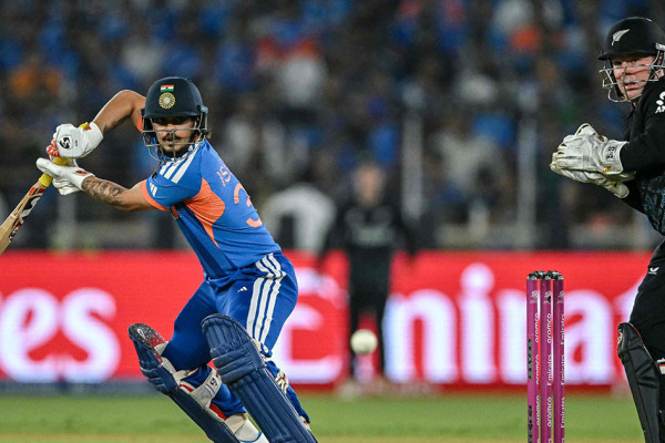 विश्वकप फाइनल: १५ ओभरमै भारतको २०० रन पार