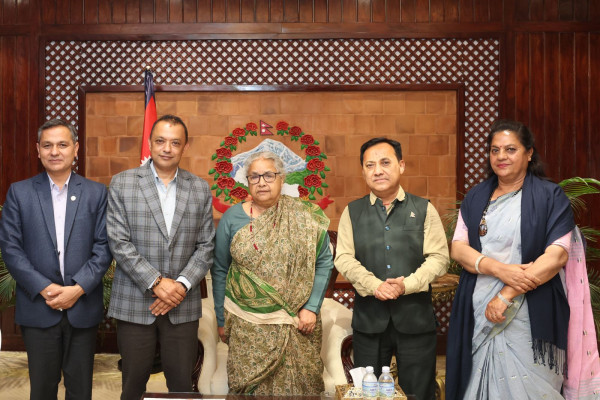 प्रधानमन्त्री कार्की र कांग्रेस सभापति थापाबीच भेटवार्ता