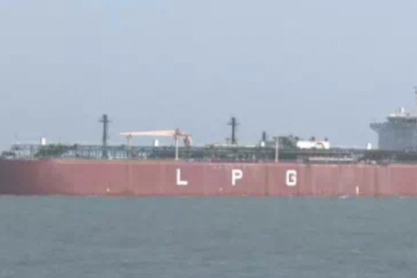 ‘होर्मुज स्ट्रेट’ पार गर्दै एलपीजी बोकेको जहाज भारत आइपुग्यो