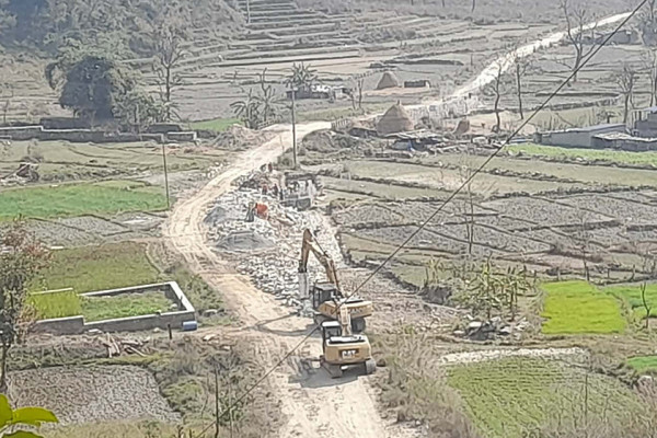 कालीगण्डकी लोकमार्ग : फलेबास-अर्मादी खण्ड स्तरोन्नति सुरु