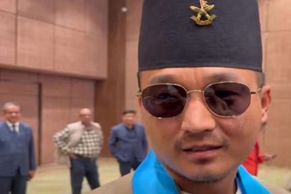 म तलब खादिनँ, गाडी पनि चढ्दिनँ : सुदन गुरुङ