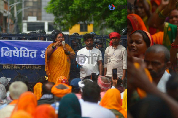बालुवाटारमा लघुवित्त पिडीतको आन्दोलन (तस्बिरहरु)