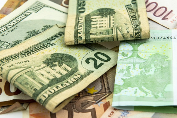 अमेरिकी डलरको भाउ निरन्तर उकालो