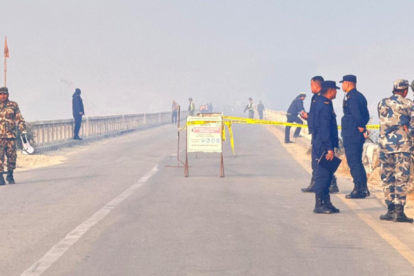 कनकाई पुल नजिक राजमार्गमा शङ्कास्पद वस्तु फेला