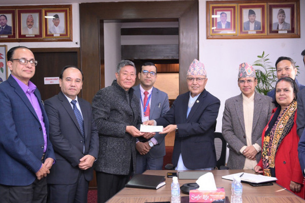 भौतिक पूर्वाधार पुनर्निर्माण कोषमा सिद्धार्थ प्रिमियर इन्स्योरेन्स लिमिटेडको एक करोड योगदान