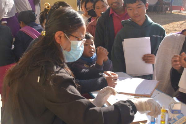 गाउँमै निःशुल्क स्वास्थ्य शिविर : ६७६ नागरिक लाभान्वित