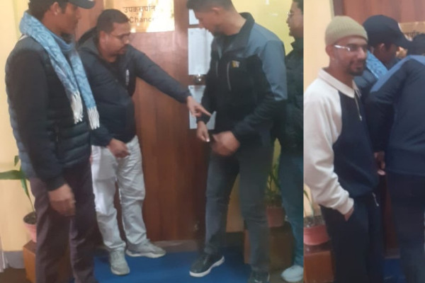 त्रिविमा तालाबन्दी : शुल्क समायोजन सहमति कार्यान्वयन नभएपछि विद्यार्थी आक्रोशित&nbsp;