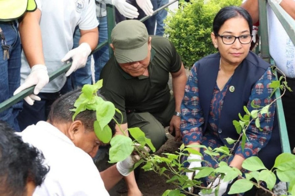 भरतपुरको मुहार फेरेर बिदा लिँदै मेयर रेनु दाहाल