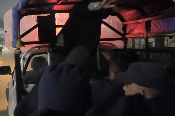 होटेलमा टिकट बिक्री गरिरहेको भन्दै प्रदर्शनमा उत्रेका रास्वपाका कार्यकर्ता पक्राउ