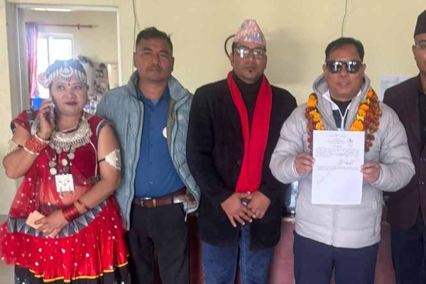 कैलाली-१ मा रेशम चौधरीले उम्मेदवारी दर्ता गराए