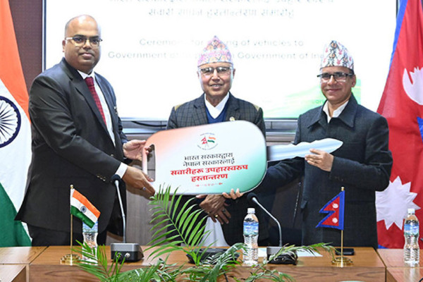 निर्वाचनका लागि भारतले दियो थप २५० गाडी