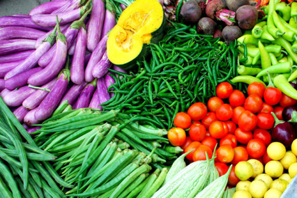 तरकारीको सिजनमै उपभोक्तालाई महँगीको मार