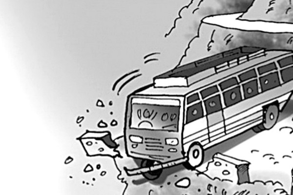 मुग्लिन–नारायणगढ सडकखण्डमा बस पल्टियो, ३८ जना घाइते