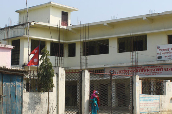 जनप्रतिनिधि र कर्मचारी दुवै अदालत गएपछि गाउँपालिकामा भद्रगोल