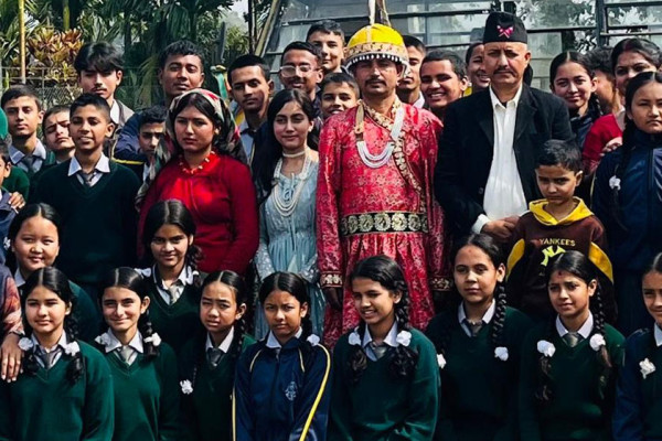 झापा नाटक घरमा चल्दैछ ‘द–बुल’