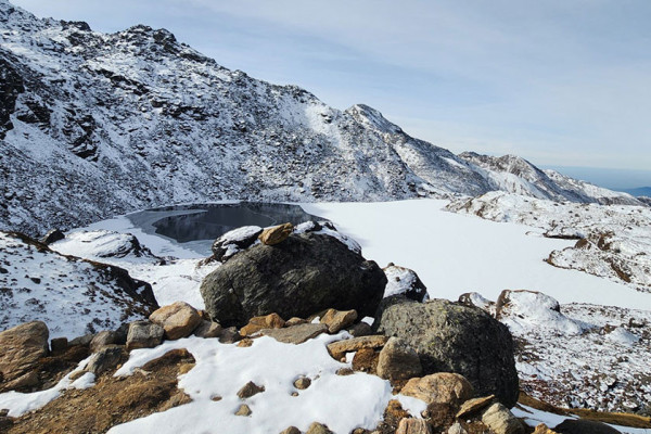 महाशिवरात्रीको तयारी तीव्र: गोसाइँकुण्डमा भक्तजनको आकर्षण बढ्दो