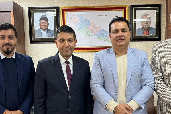 स्पेनमा रहेका नेपालीको समस्या समाधानका लागि एनआरएनएको पहल