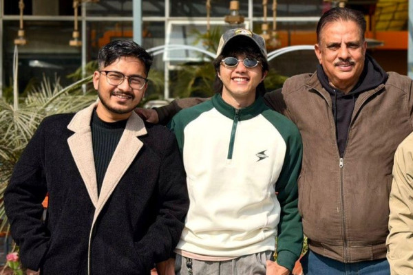 हरिवंश ‘श्रीनिवास’ मा अनुबन्ध, पहिलो चलचित्र रिलिज नहुँदै अभिषेकलाई मुख्य भूमिका