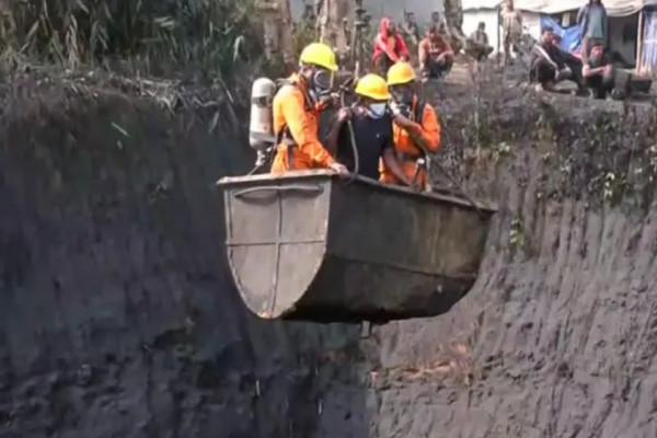 भारतको कोइला खानी विस्फोटमा ज्यान गुमाउनेको संख्या २५ पुग्यो, दुई मालिक पक्राउ