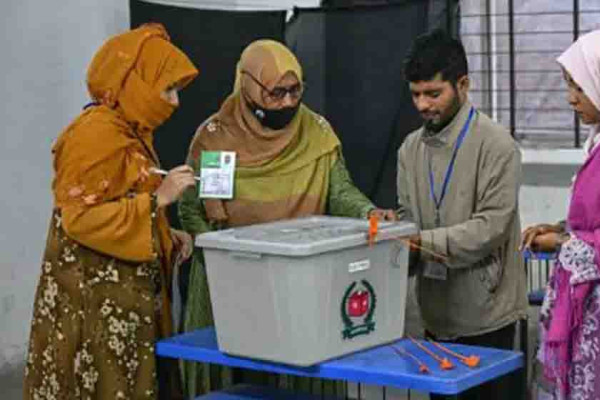 बंगलादेशमा मतदान सुरु, अवामी लिग प्रतिबन्धपछि यी दलहरूबीच प्रतिस्पर्धा