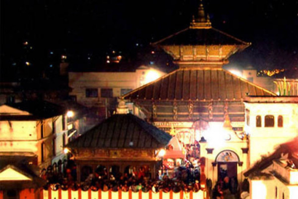 महाशिवरात्रिः पशुपतिनाथमा सकियो चार प्रहरको पूजा, लाखौँले गरे दर्शन