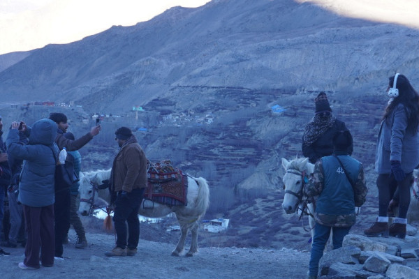 सात महिनामा तीन लाख २५ हजार बढी पर्यटक भित्रिए