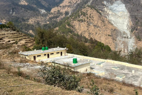 पाँच करोडको अस्पतालमा ताला: भवन बन्यो, न डाक्टर आए न उपकरण