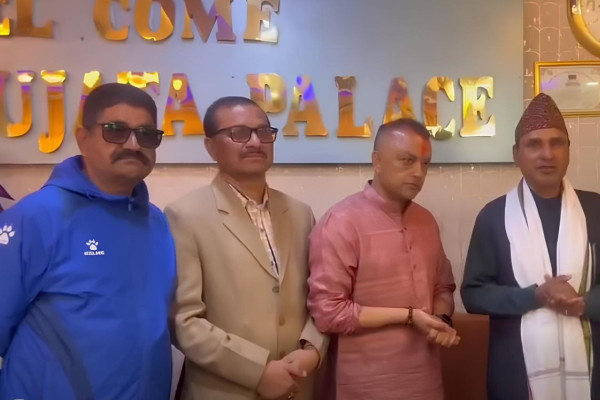 रास्वपालाई ठुलो झड्का : जिल्ला सभापति नै कांग्रेसमा फर्किए