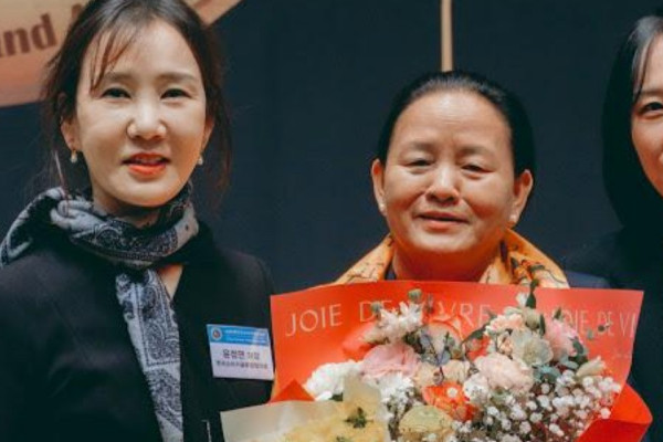 ११६ देशलाई पछि पार्दै दक्षिण कोरियामा नेपाली राजदूत सम्मानित