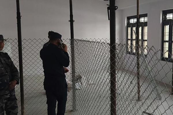 तारजालीभित्र सिसि क्यामेराको निगरानीमा मतगणा स्थल