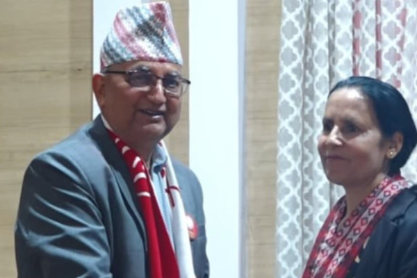 कोमल पौडेलद्वारा उम्मेदवारी स्थगित, ईश्वर पोखरेललाई समर्थन गर्ने