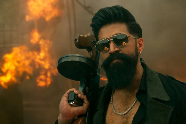 किन स्थगित भयो बहुप्रतिक्षित चलचित्र ‘टक्सिक’ को प्रदर्शन?