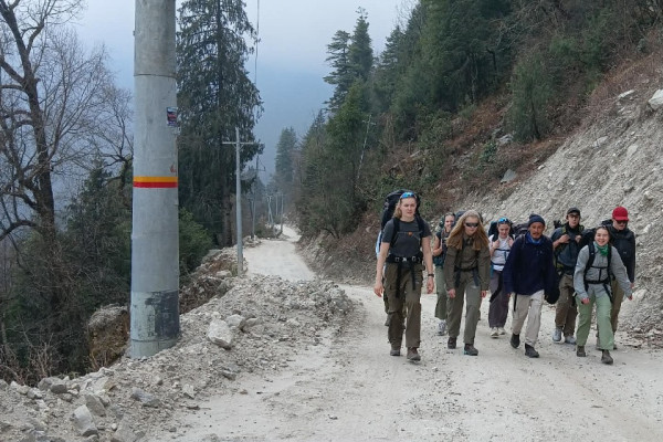 चुनावको लहरसँगै मनाङमा पर्यटकको चहलपहल बढ्यो