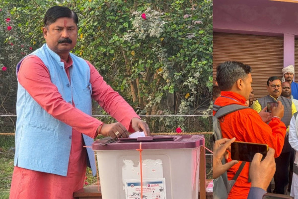 सर्लाही र रौतहटमा मतदान सुरु