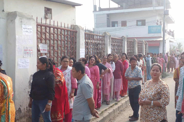 मोरङमा विहानैदेखि उत्साहजनक मतदान करिब १४ प्रतिशत खस्यो मत