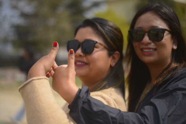 भोट हाल्ने समय पाँच बजे नै सकियो, लाइनमा बसेकाले मतदान गर्न पाउने