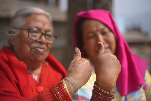 उत्साहजनक मतदाता सहभागिता, केही जिल्लामा रोकिएको मतदान पुनः सञ्चालन प्रयास