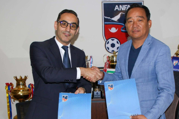 पुरुष फुटबल टोलीको मुख्य प्रशिक्षकमा गुग्लिएल्मो एरेना नियुक्त