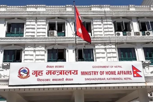 सशस्त्रमा दुई डिआइजीको पदावधि गर्ने प्रस्ताव गृहमै अड्कियो