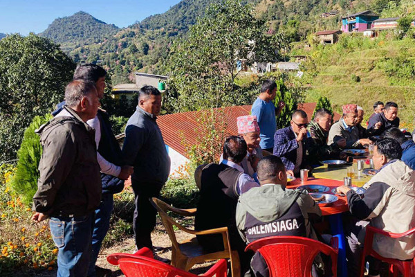 बेलढुङ्गा घरबासमा पाहुनाको रोजाइ ‘कोदोको सेलरोटी’